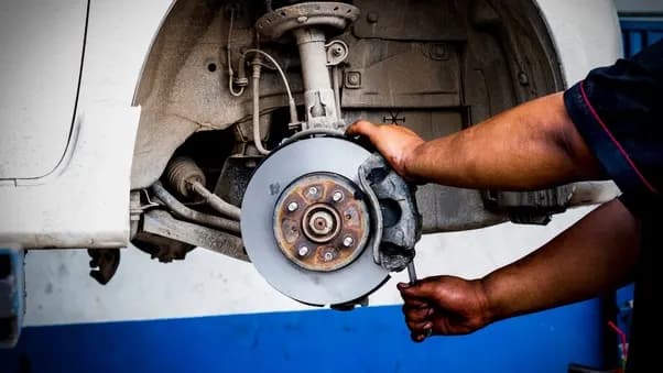 10 Signs It’s Time to Replace Your GMC Sierra Brakes