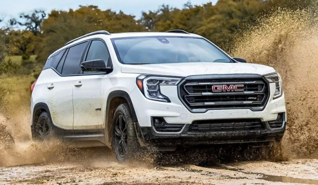 2025 GMC Terrain Denali Appears in New Unofficial Renders with AT4